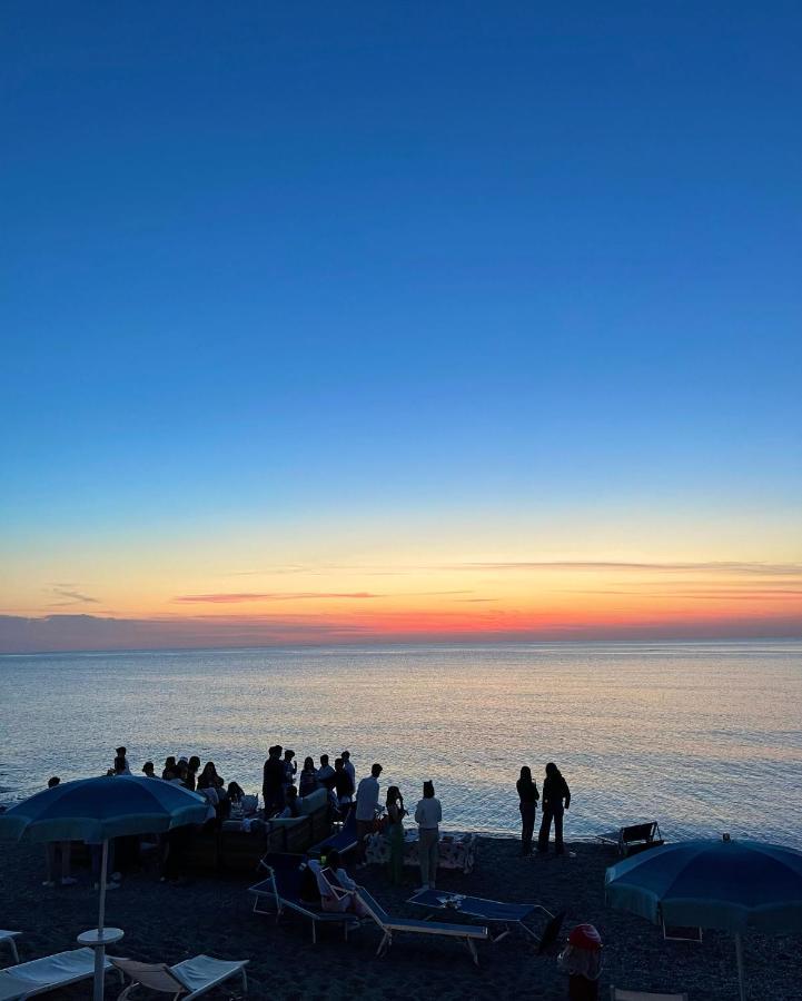 La Casetta Di Sophia Torrenova  Luaran gambar